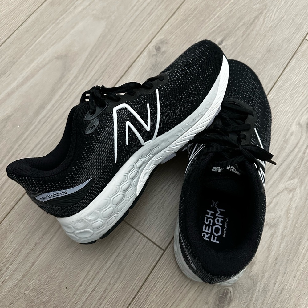 New Balance FF X 880V12 Women's Size 9.5 D Black Running Athletic Shoes W880B13